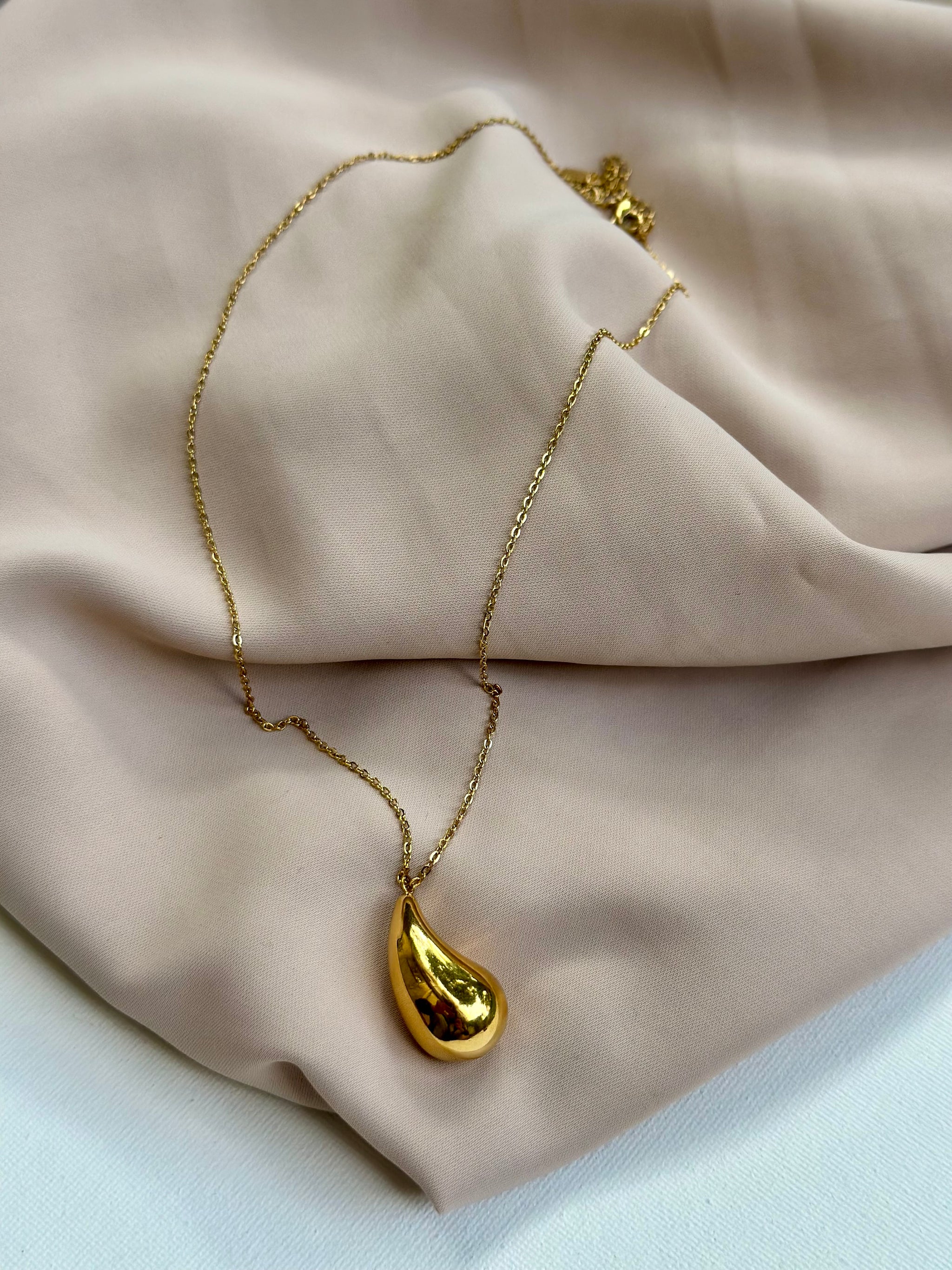 Collier goute d’eau