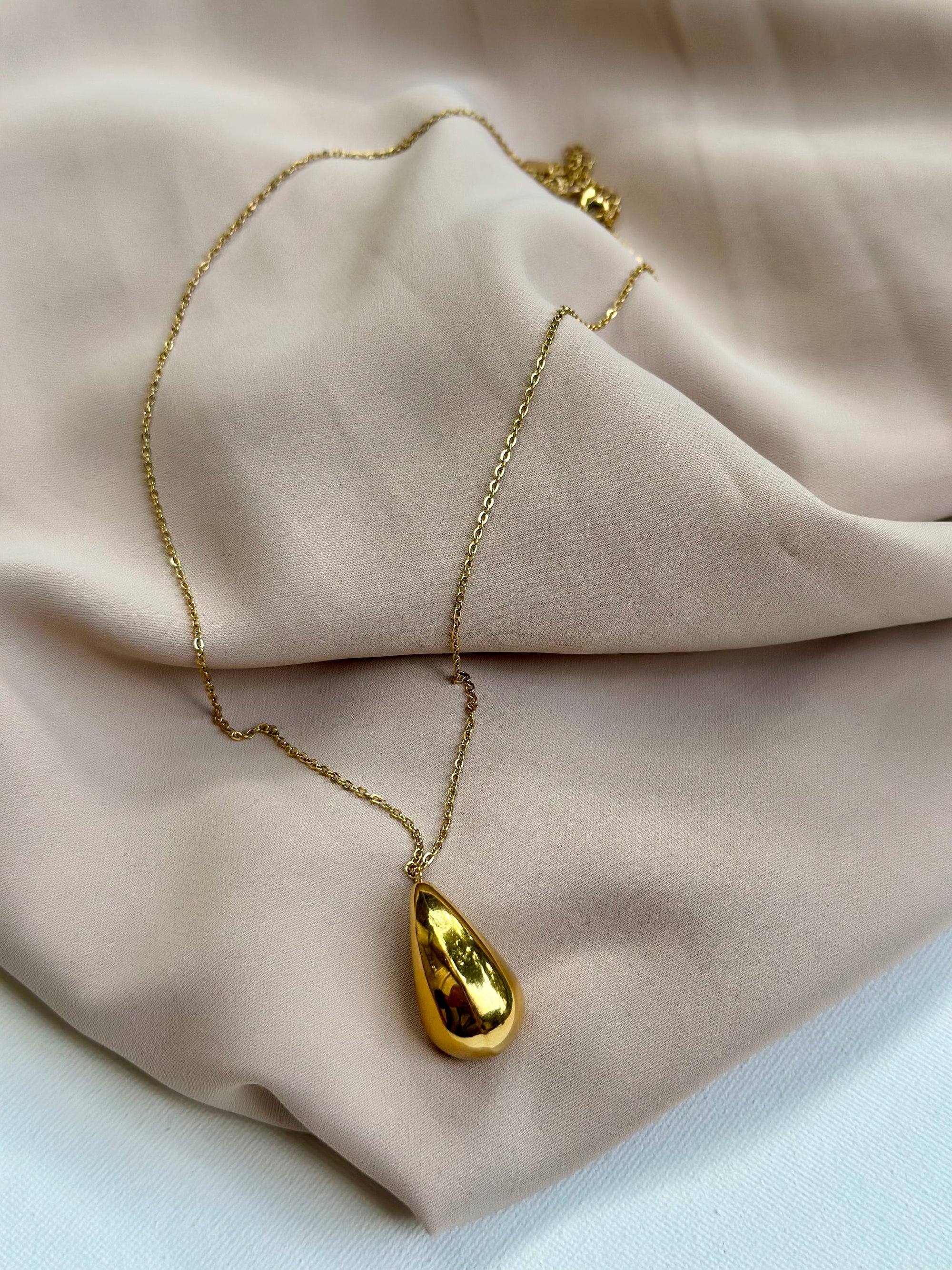 Collier goute d’eau
