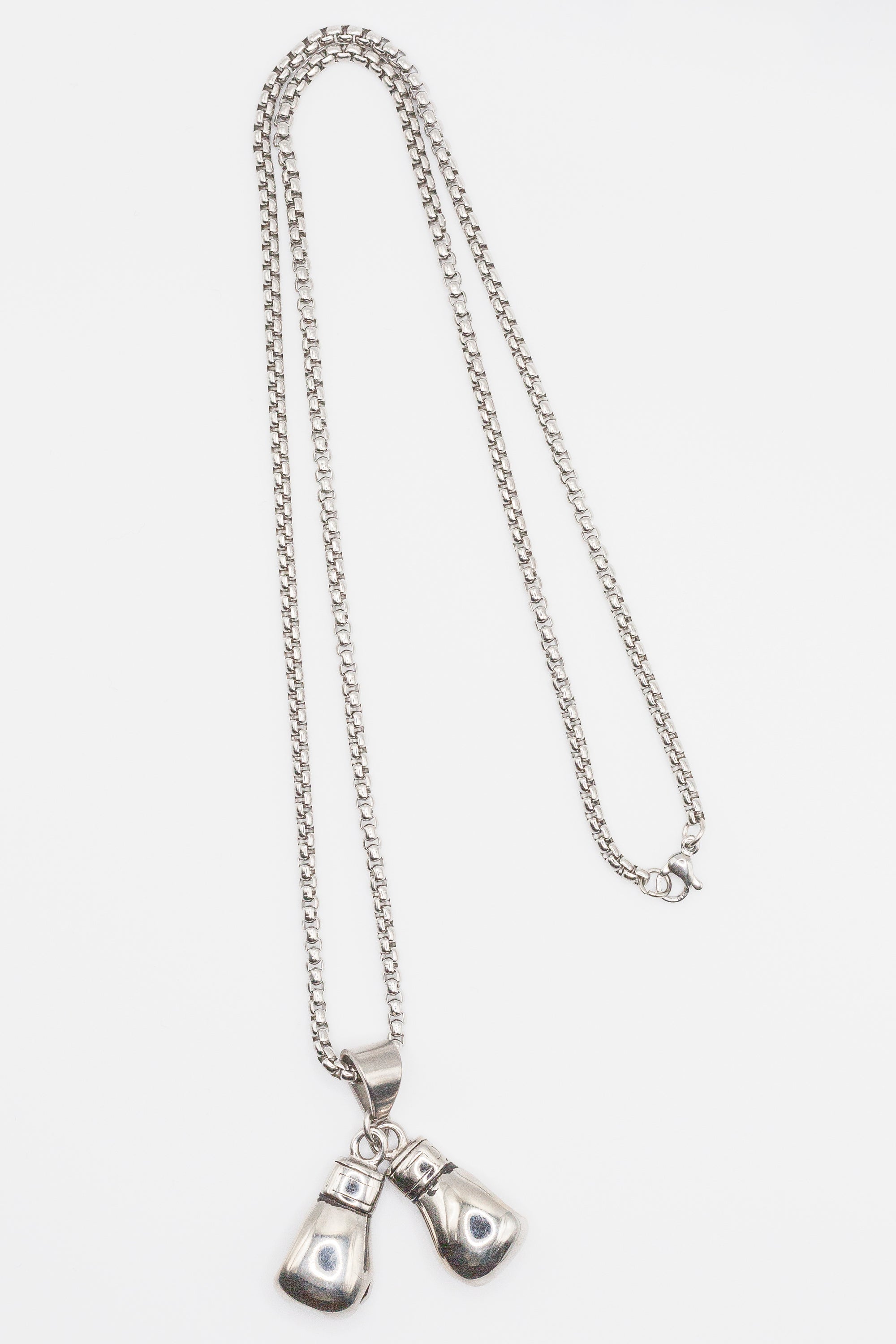 Collier double gants de boxe