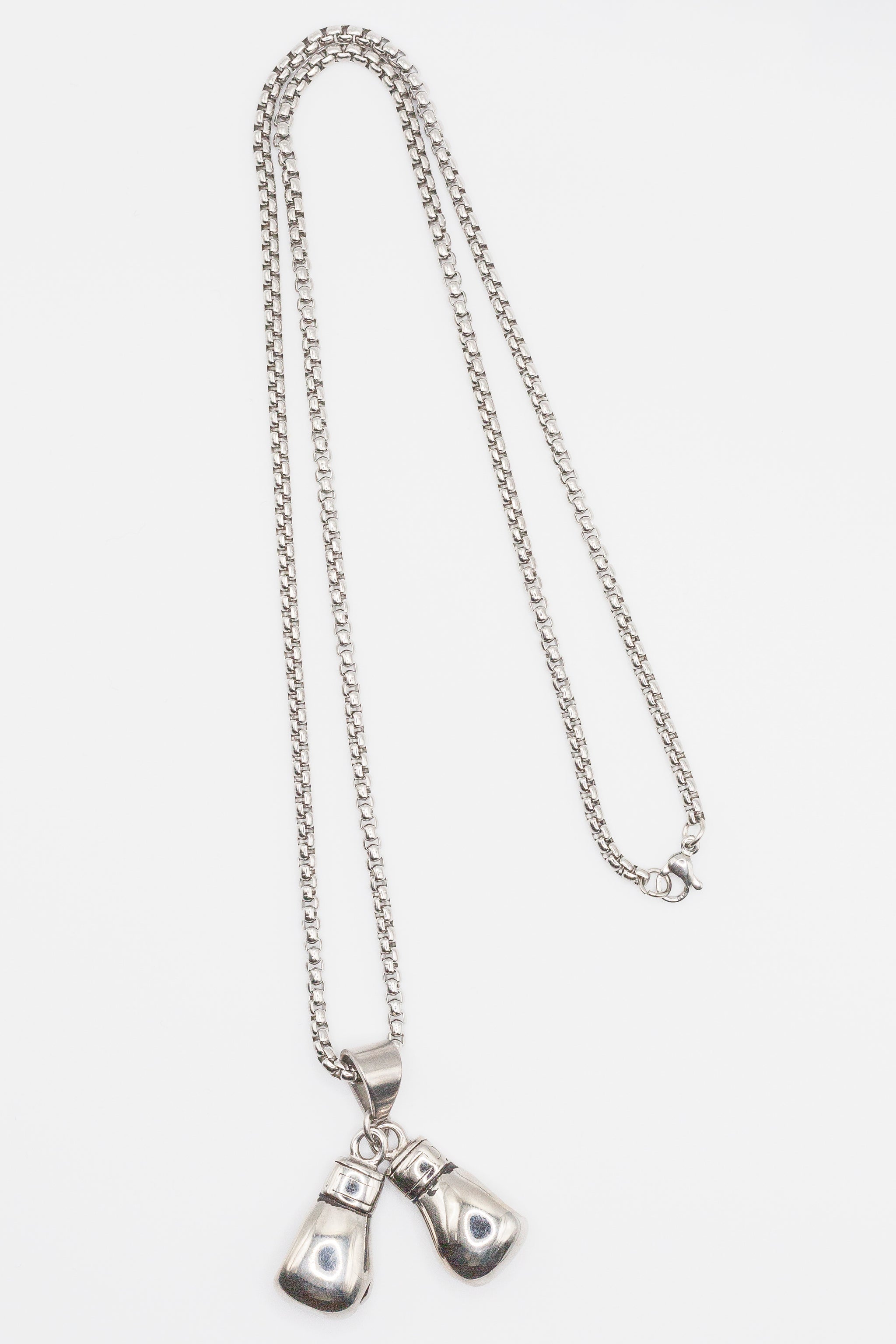 Collier double gants de boxe
