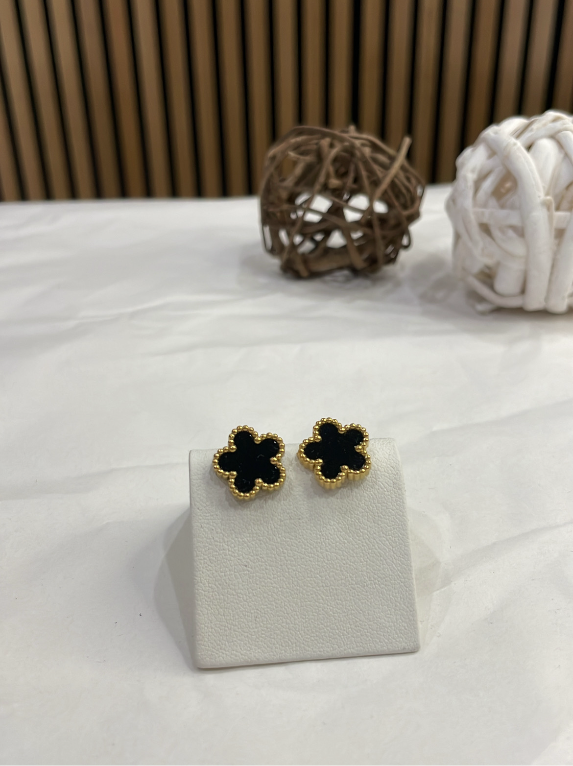 Boucles d’oreilles Fleur noires