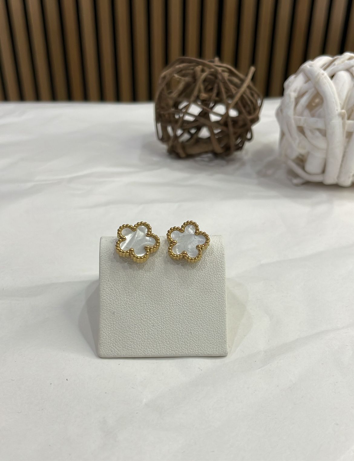 Boucles d’oreilles Fleur blanches